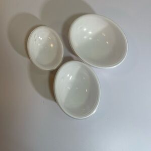 VTG Hutzler 3-White Small Melamine Nesting Prep Bowls with Lids  2005 2,4,8 Oz